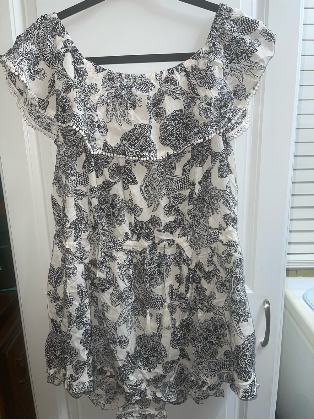 Victoria's Secret NEW Black and White Printed Off-Shoulder swim cover up dress